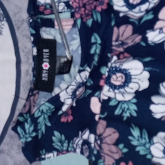 Bundle of 4, CUTE, Assorted Big Girl's, Tops, Size 10/12 LG. - Picture 4 of 16